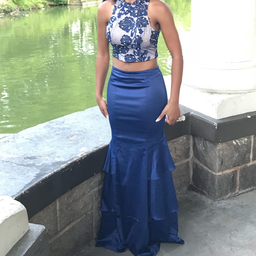 Prom dress - Picture 3 of 5